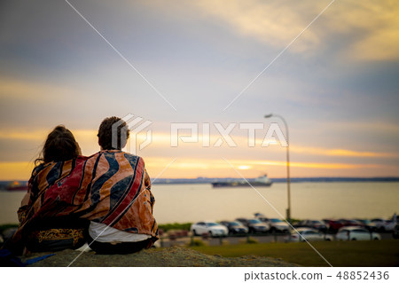 美麗的日落天空和lovers_6 美麗的日落天空和lovers_6 48852436