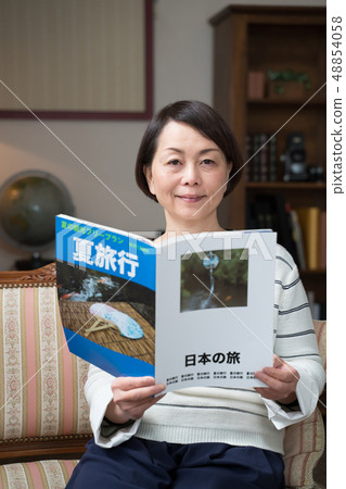 旅遊，女性，旅遊雜誌（虛構雜誌） 48854058