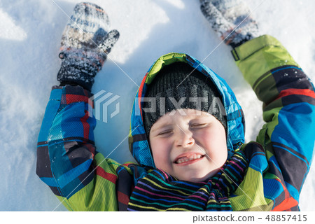 Winter activity 48857415