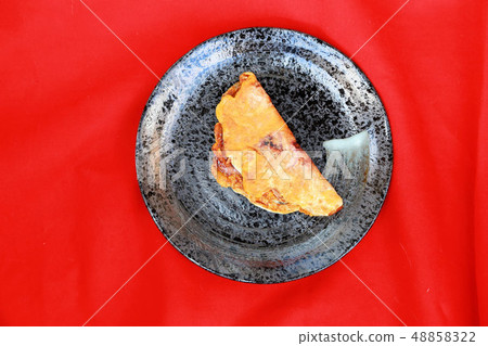 Osaka specialty squid grilled with eggs 48858322