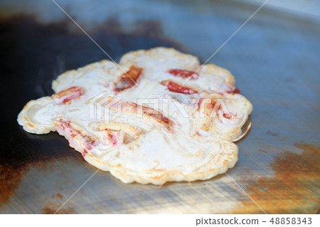 Osaka's specialty squid grilled dough 48858343