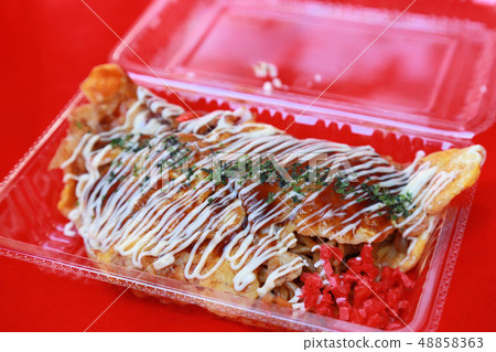 Osaka specialty squid grilled with chow mein 48858363