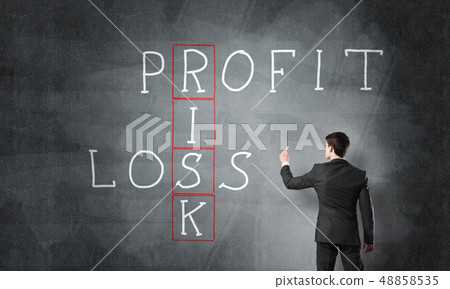 Seminar trainer draw on chalkboard Seminar trainer draw on chalkboard 48858535