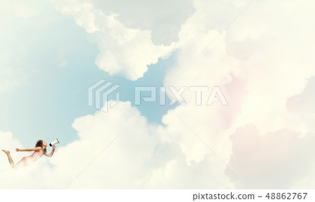 She is free to express herself 48862767