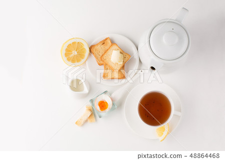 Fresh delicious breakfast 48864468