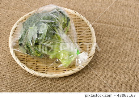 Broccoli bags included 48865162