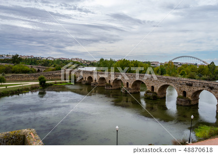 Bridge over the Guadiana in Merida (Spain) 48870618