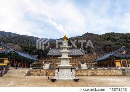 sudeoksa geumggangbotap pagoda sudeoksa geumggangbotap pagoda 48871668