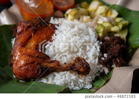 Nasi lemak kukus 48872183