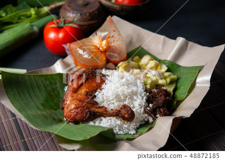 Nasi lemak kukus 48872185