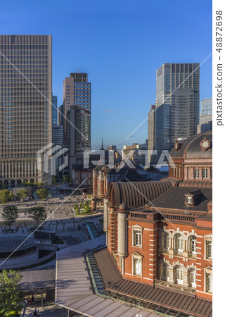 Retro brick Tokyo red brick station that is divided on the inner side of the Marunouchi and Yaesu side in Chiyoda-ku, Tokyo. 48872698