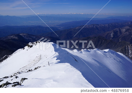 Northern Alps from the summit of Senjogatake Northern Alps from the summit of Senjogatake 48876958