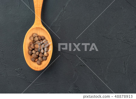Fragrant pepper peas in a spoon Fragrant pepper peas in a spoon 48878913