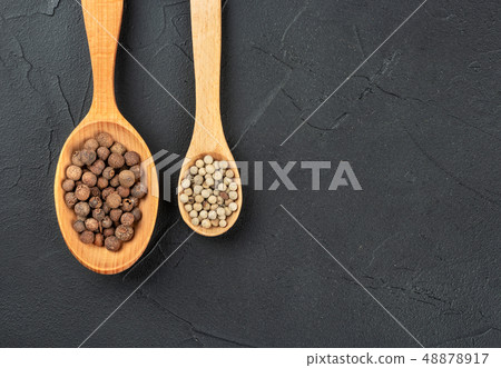 Black and white pepper Black and white pepper 48878917
