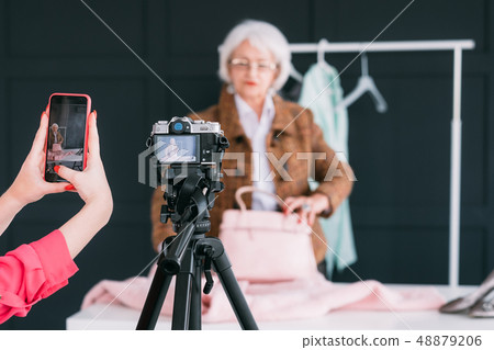 video shoot backstage senior fashion stylist blog video shoot backstage senior fashion stylist blog 48879206