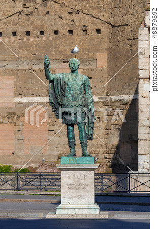 Rome. View of the old town. 48879892