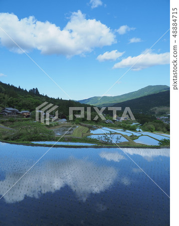 Beautiful scenery 1 that blue sky moves to terraced rice fields Beautiful scenery 1 that blue sky moves to terraced rice fields 48884715