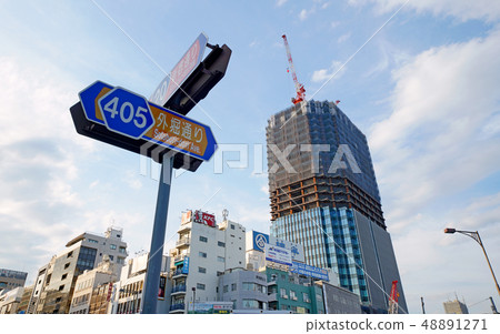 日本東京都市風景四谷站前面的摩天大樓（四谷站前地區頭等市區再開發項目設施樓） 48891271