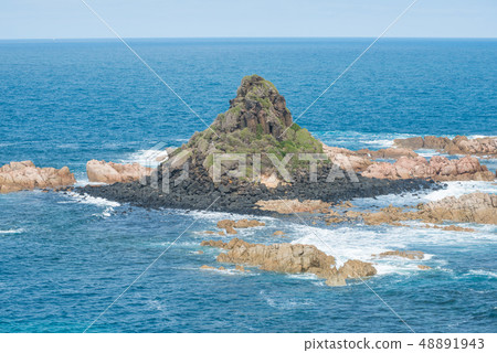 Pyramid rock at Phillip Island, Vic, Australia. 48891943