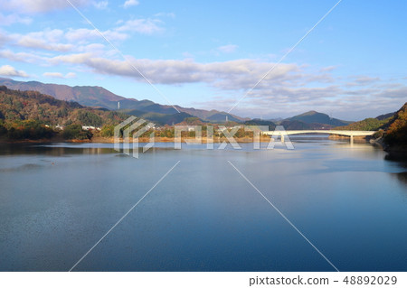 Lake Miyagase autumn leaves 48892029