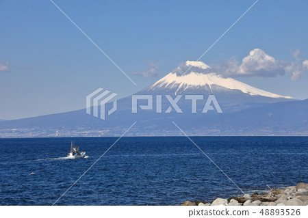 駿河灣漁船和富士山 駿河灣漁船和富士山 48893526