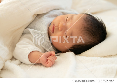 Baby sleeping face boy Baby sleeping face boy 48896262