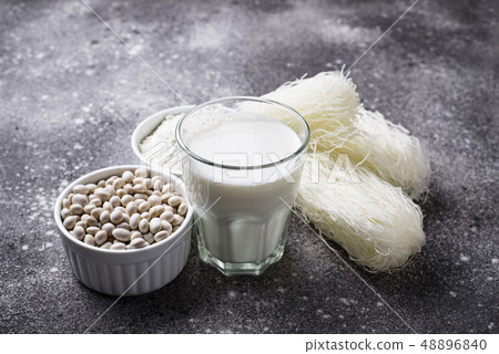 Gluten free soybean flour, noodle and non-dairy milk Gluten free soybean flour, noodle and non-dairy milk 48896840