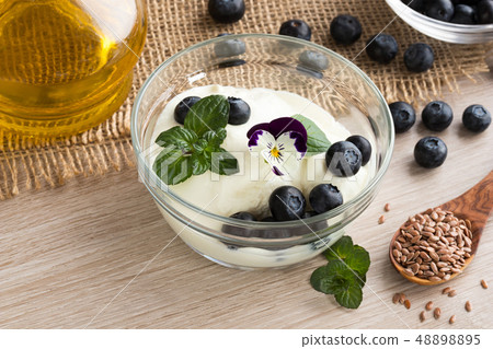 Cottage cheese with flax seed oil, blueberries 48898895