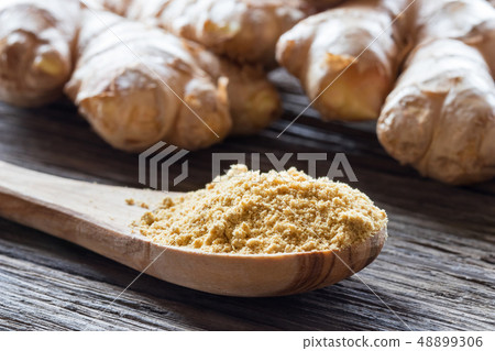 Ground ginger with fresh ginger root Ground ginger with fresh ginger root 48899306