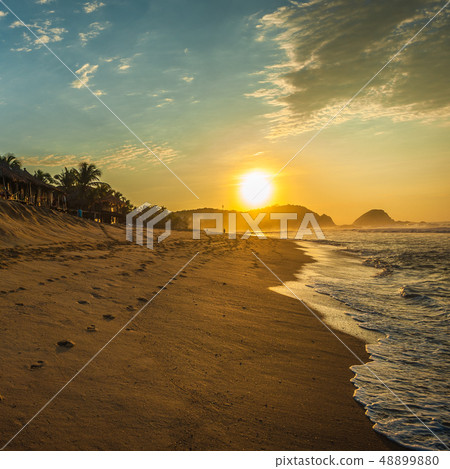 Zipolite beach at sunrise, Pacific coast of Mexico 48899880