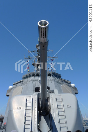 The 5in gun of the escort ship Kirishima 48901118