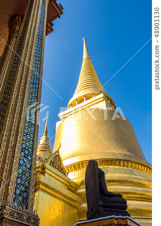 Placey Thana Chedi (golden pagodas) 48901130