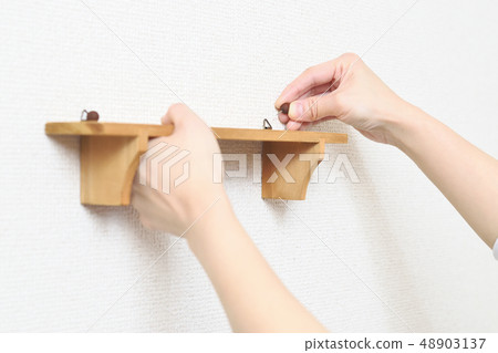 安裝和刪除DIY牆架 48903137