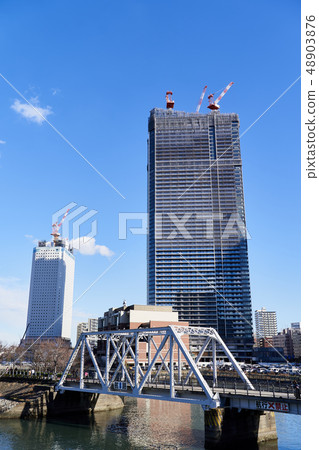 在櫻木町站附近建設的都市風景大廈 在櫻木町站附近建設的都市風景大廈 48903876