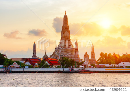 Famous Wat Arun or "Temple of Dawn". Famous Wat Arun or "Temple of Dawn". 48904621