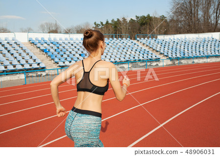 beautiful caucasian girl athlete beautiful caucasian girl athlete 48906031