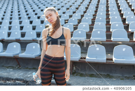 Beautiful Caucasian girl athlete  48906105