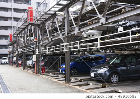 Mansion parking lot Mansion parking lot 48910582