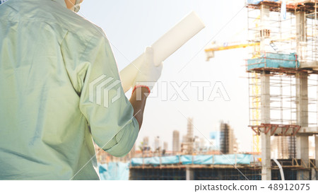 Engineers are checking the structure of the 48912075