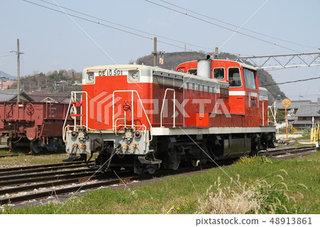 locomotive, diesel engine, vehicle 48913861