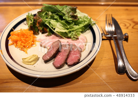 Roast Beef Roast Pork Meal 48914333