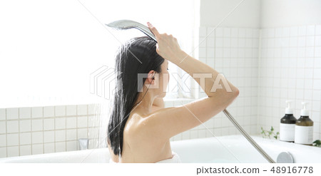 女人洗澡 女人洗澡 48916778