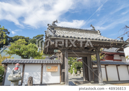 Mountain gate of Ryuunji Temple (Nishi Ward, Hamamatsu City, Shizuoka Prefecture) Mountain gate of Ryuunji Temple (Nishi Ward, Hamamatsu City, Shizuoka Prefecture) 48916813