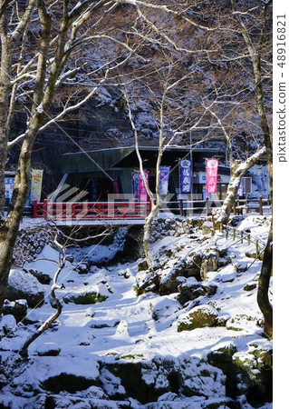 Morning rock fountain Ryusen-dong of new snow Morning rock fountain Ryusen-dong of new snow 48916821