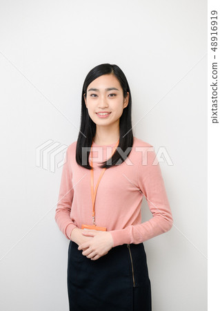 簡單的背景女模特 簡單的背景女模特 48916919
