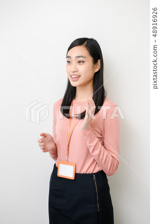 簡單的背景女模特 簡單的背景女模特 48916926