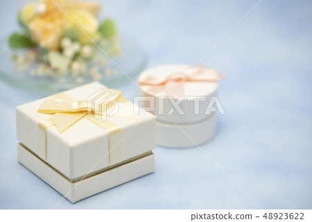 Present gift image 48923622