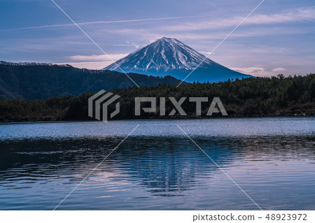 West Lake and Mount Fuji West Lake and Mount Fuji 48923972
