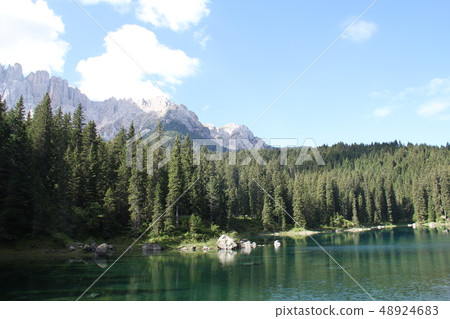 卡爾扎湖 48924683