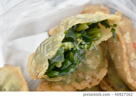 deep fried Guizhou of dumpling stuff garlic chives 48927162